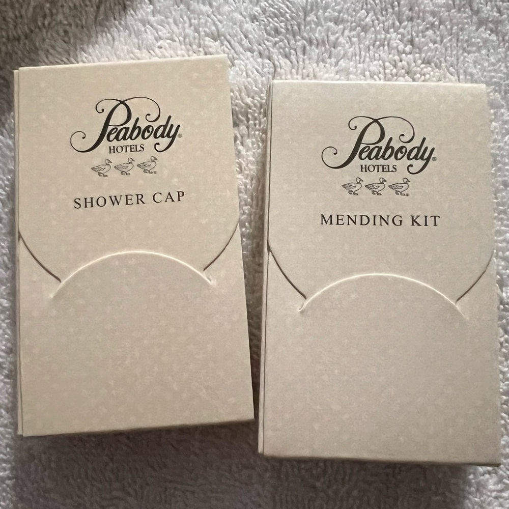 CLASSIC NEW PEABODY HOTEL ORLANDO SHOWER CAP AND MENDING KIT